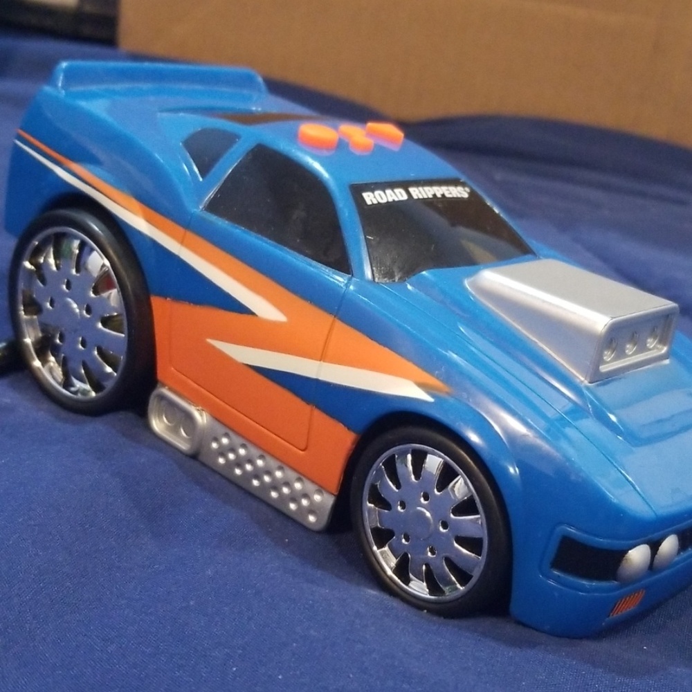 Toy car